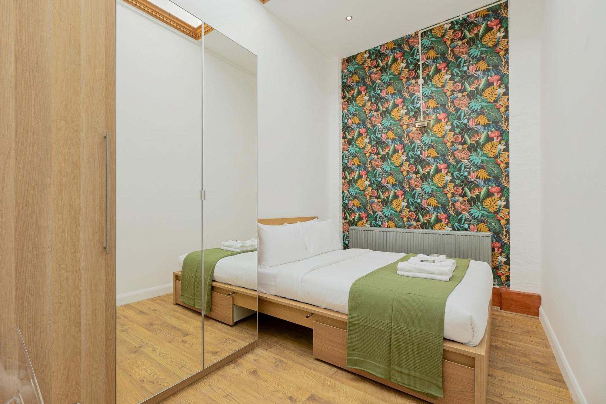 3br 3lvl Flat In Camden, 5 Mins Camden Town Tube *